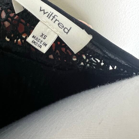 Aritzia Wilfred Beaudry Top XS Black Pintuck Pleated Crochet Peasant Blouse Chic - Picture 7 of 11